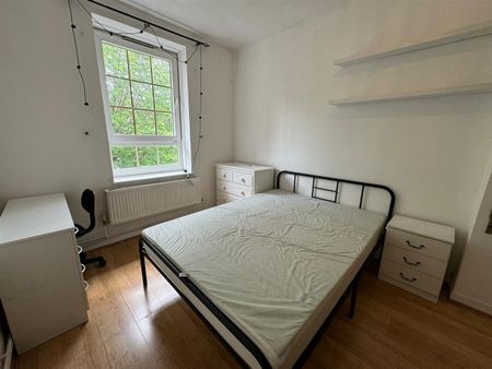 3 Bed Flat, Barnsbury Estate, N1 - Photo 3