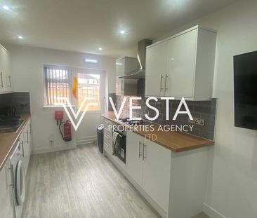 4 bedroom terraced house to rent - Photo 4