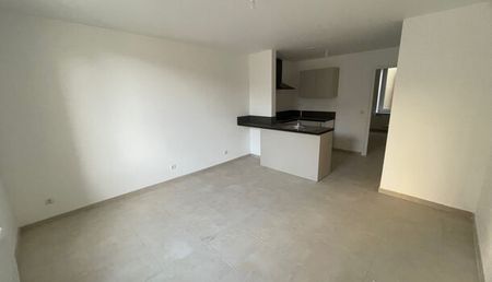 Appartement 2 pièces 38m2 REIMS 580 euros - Photo 3