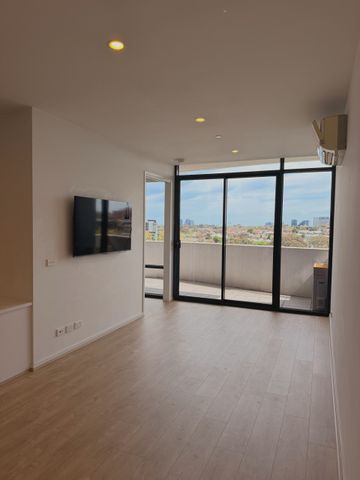 Warm & Practical Living in Travancore - Photo 5