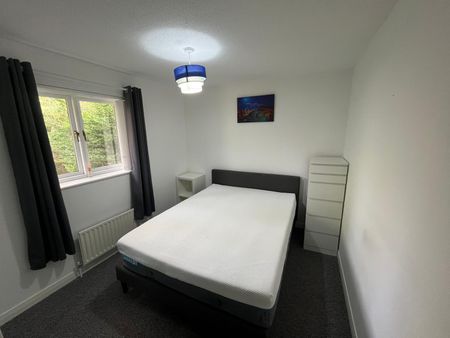 Craigash Quadrant, Glasgow, G62 7BX - Photo 4