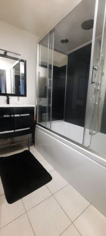 À Malemort, appartement T2 meublé avec terrasse et stationnement privé - Photo 2