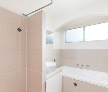 Spacious Family Living in the Heart of Hallett Cove! - Photo 6