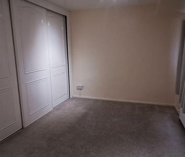 2 bedroom semi-detached house to rent - Photo 4