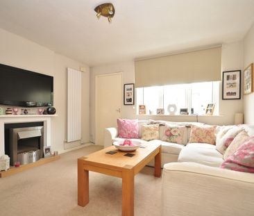 2 bedroom terraced house to rent - Photo 1