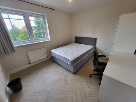 3 bedroom townhouse to rent - Photo 3