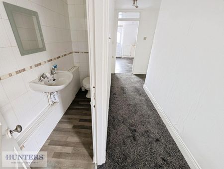 3 bedroom House To Let Total Size: 1131 SQ FT - Photo 4