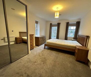 Albany Gardens, Colchester, CO2 - Photo 3
