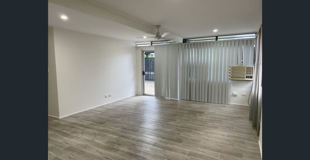 STRATHPINE CENTRAL!!! - Photo 1