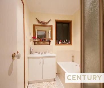 Comfortable Family Home - Photo 6