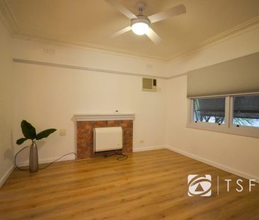 Modern Three Bedroom Home! - Photo 1