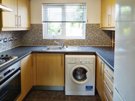 Carew Close, Stratford-upon-Avon - Photo 3