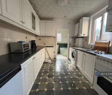 3 bedroom terraced house to rent - Photo 6