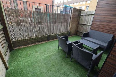 Yeoman Street, London, SE8 - Photo 2