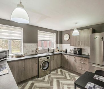 2 bedroom semi-detached house to rent - Photo 5