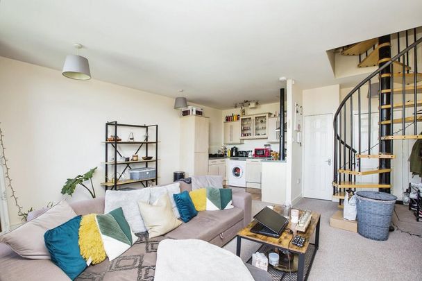 2 bedroom apartment to rent - Photo 1