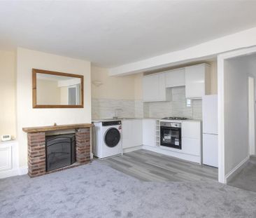 2 bedroom maisonette to rent - Photo 1