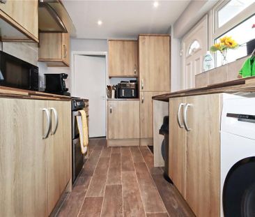 3 bedroom terraced house to rent - Photo 6