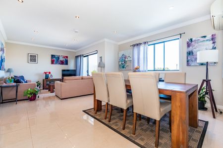 Fully Furnished Coastal Retreat - 6-Month Lease Only! - Photo 5