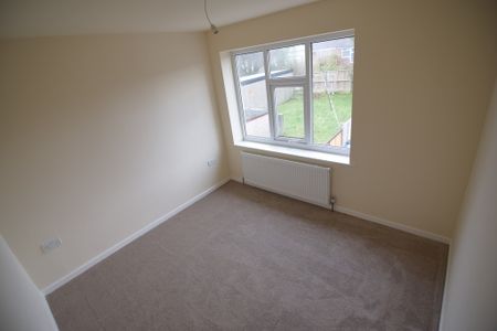 To Let 3 Bed Semi-Detached House - Photo 2