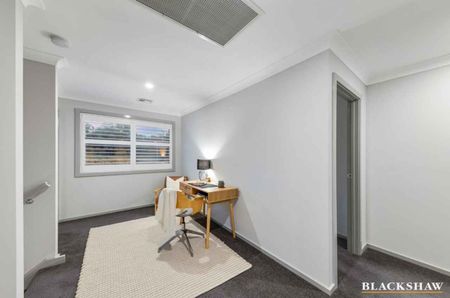 Beautiful Family home set in the popular family suburb of Casey - Photo 4