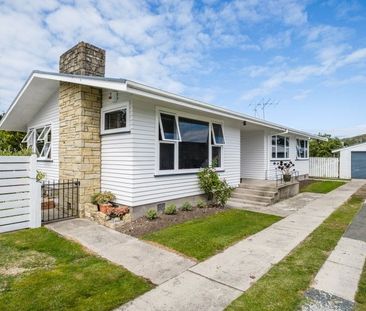 Spacious Family Home - Photo 1