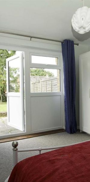 1 bedroom in a house share to rent - Photo 2