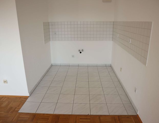 Frei ab 1.7.25 - im 1. OG mit Balkon + Laminat in TOP Lage - Photo 1