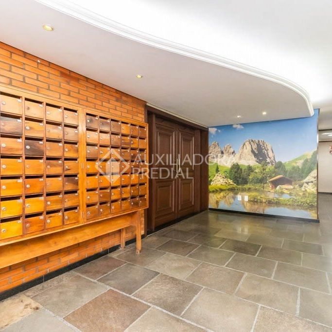 Apartamento com 2 quartos e 77m² para alugar em Floresta, Porto Alegre. - Photo 1