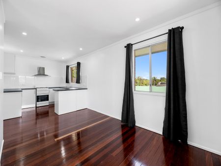 8 Girraman Street, Chermside West QLD 4032 - House For Rent - $800 | Domain - Photo 2