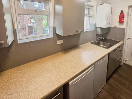 3 bedroom terraced house to rent - Photo 5