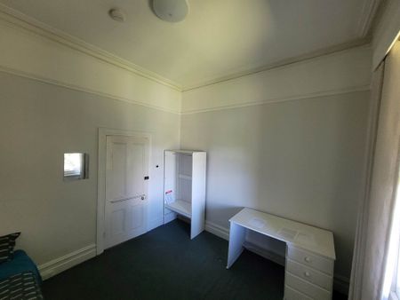 12-bedroom shared house, North Valley Road - Photo 2