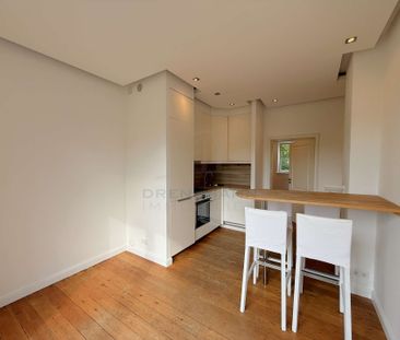 Moderne, helle 2,5 Zimmerwohnung - Einbauküche, Einbauspots, Balkon - Foto 1