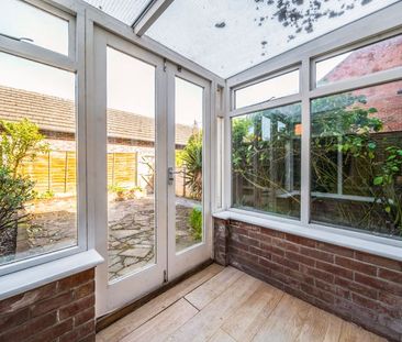 Woodfield Close, Tangmere, Chichester, West Sussex, PO20 - Photo 6