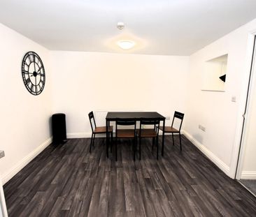 1 bedroom Flat To Let - Photo 3