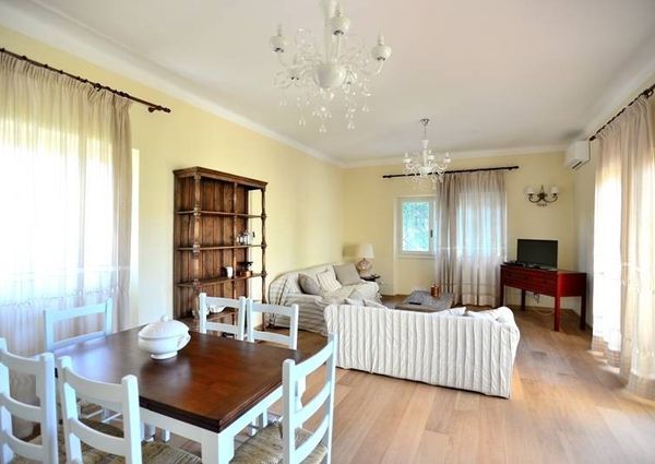 via carlo del prete, Forte dei Marmi, Tuscany 55042