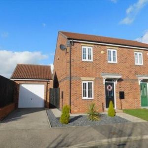 3 bedroom semi-detached house to rent - Photo 2