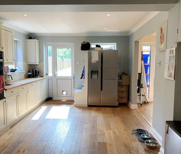3 bedroom semi-detached house to rent - Photo 3