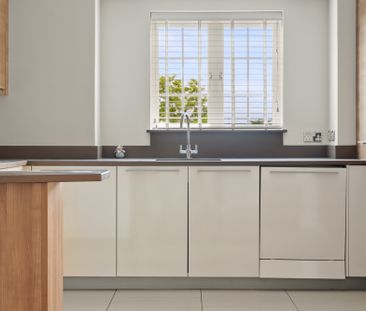 Claremont Lane, Esher, Surrey, KT10 flat to rent - Photo 6