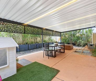 HIDDEN OASIS IN PRIME LOCATION - Photo 3