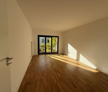 Attraktives RMH mit Terrasse, Garten und Dachstudio ***2 Balkone***... - Photo 1