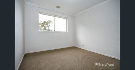 LARGE FAMILY HOME - Photo 2