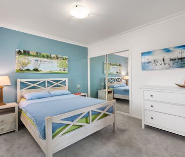 SECLUDED AND SPACIOUS TOWNHOUSE IN STUNNING SANDRINGHAM - Photo 4