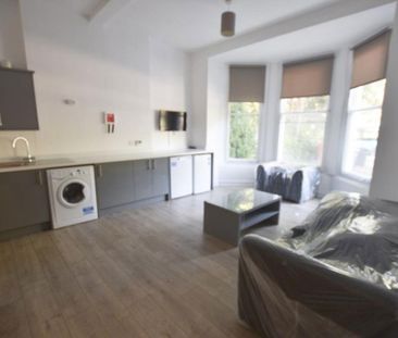3 bedroom apartment to rent - Photo 1