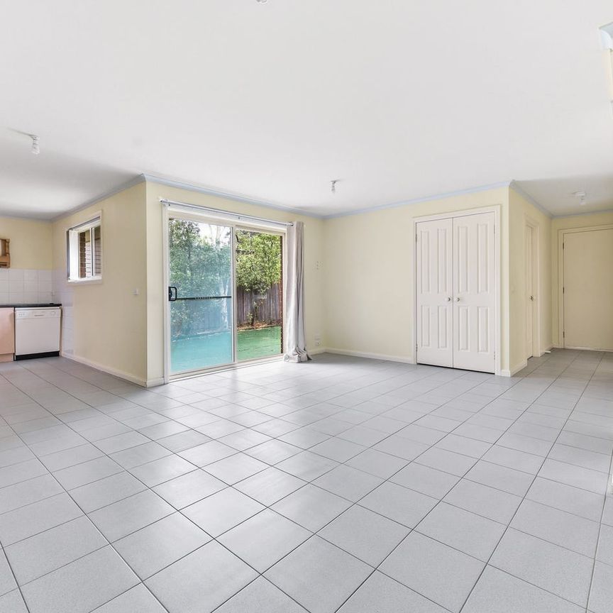 MODERN & SPACIOUS TWO-BEDROOM UNIT IN PRIME OAKLEIGH EAST LOCATION - Photo 1