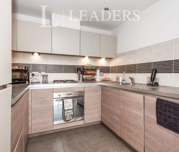 1 bedroom flat to rent - Photo 6