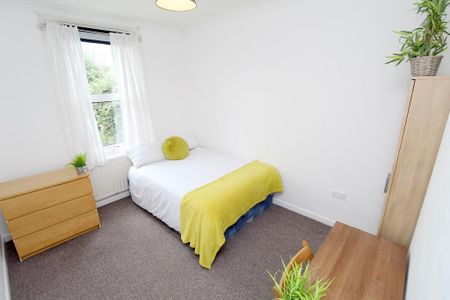 4 bedroom terraced house to rent - Photo 4