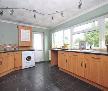 Parkside Avenue, Bexleyheath, DA7 6NP - Photo 3