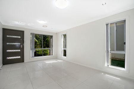 22 Australis Drive, Ropes Crossing NSW 2760 - Townhouse For Rent | Domain - Photo 5