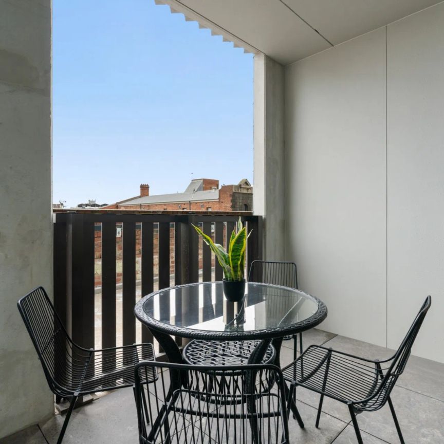 Modern City Living in the Heart of Melbourne - Photo 1